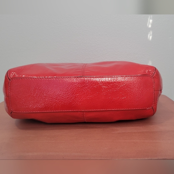 Coach Pleated Hobo/Crossbody (Patent) - Picture 6 of 12